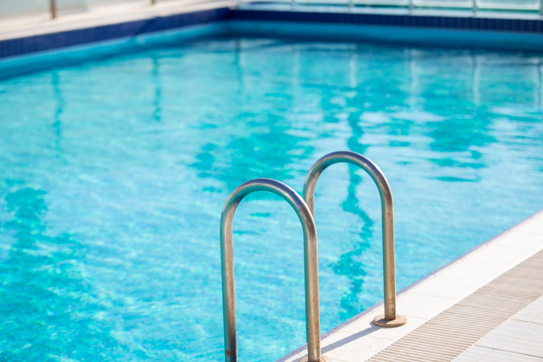 Vad kostar det att bygga pool – smarta tips och priser illustration